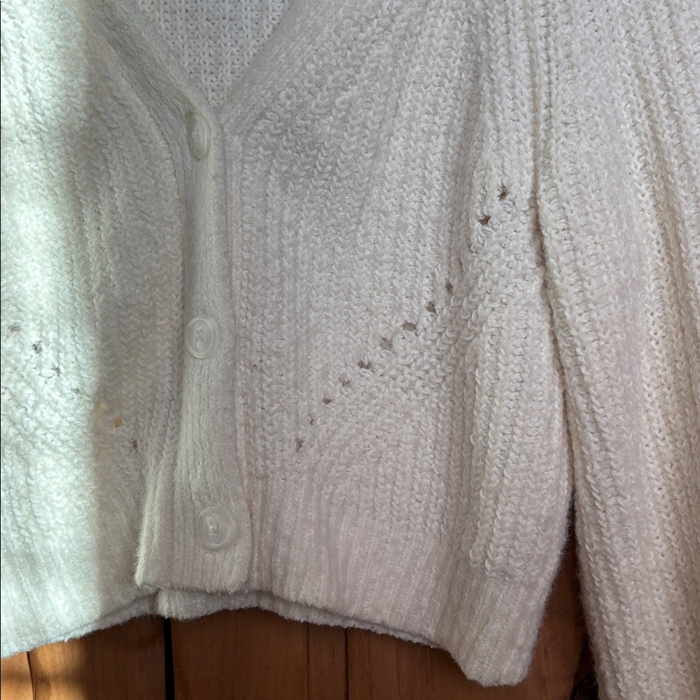 Abercrombie & Fitch Women's Textured Cropped V-Neck Cardigan in White Size XS - Picture 3 of 6
